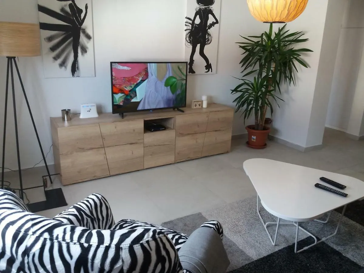 Lola App In City Center, 4+1 Pax Pula Apartment